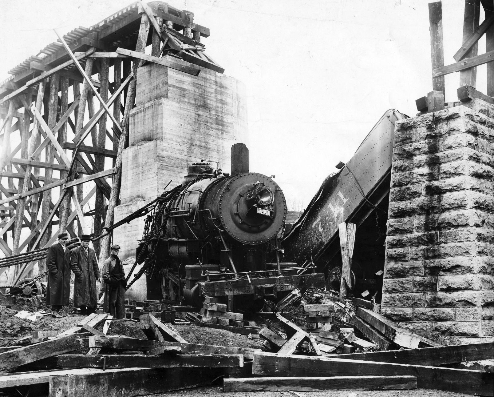 Illinois Central Wreck-2 1911.jpg